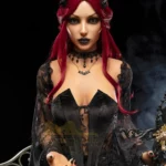 Auréva Sex Doll 169 cm IronTech Doll en robe noire gothique, couronne et maquillage sombre.