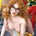 Lilika Sex Doll 150 cm IronTech Doll TPE à quatre pattes, cheveux bouclés roux, lunettes.