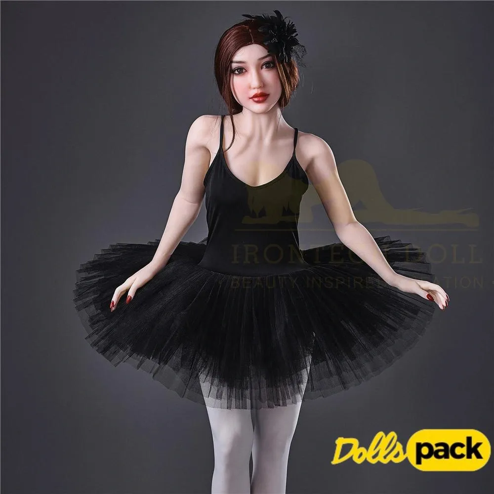 Lisette Sex Doll 150 cm IronTech en tutu noir, pose gracieuse de ballerine.