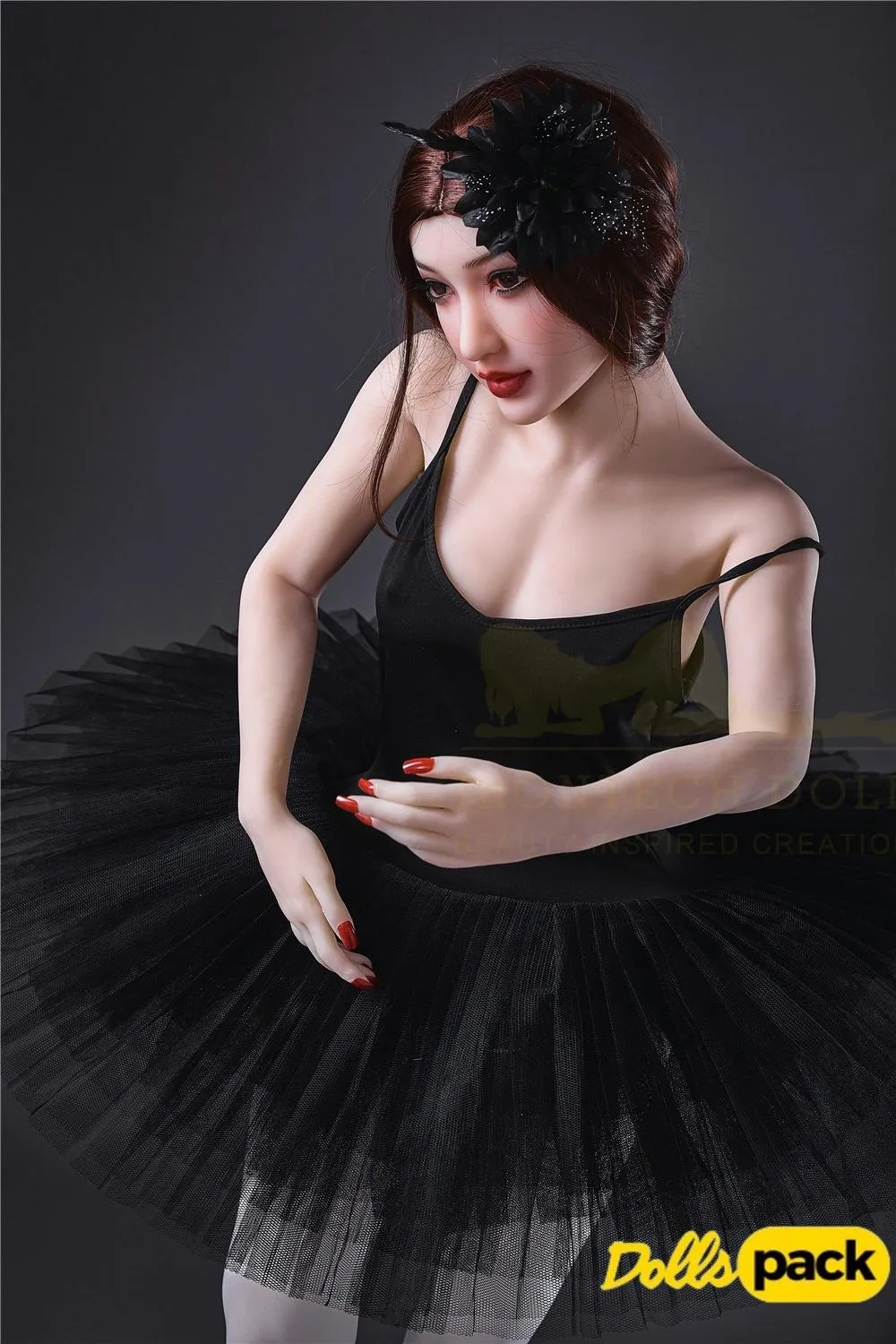Lisette Sex Doll 150 cm IronTech en tutu noir, pose de danse gracieuse, fond sombre.