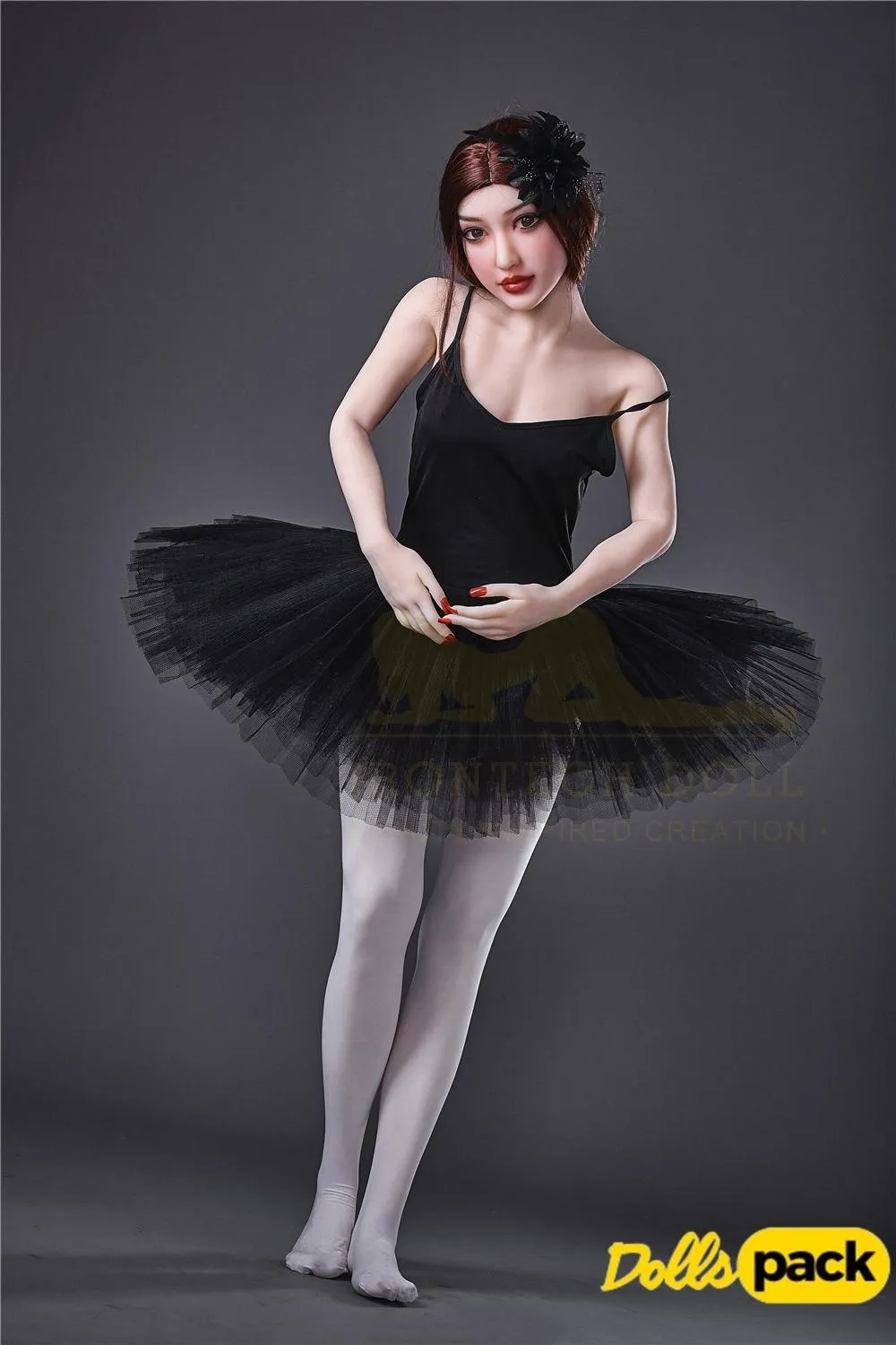 Lisette Sex Doll 150 cm IronTech en tenue de ballerine noire, pose élégante et gracieuse.