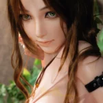 Lolana Sex Doll 165 cm IronTech Doll, regard intense, cheveux bruns ondulés, robe rose.