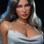 Lollika Sex Doll 164 cm IronTech en robe blanche, cheveux longs, pose frontale élégante.