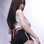 Lovelia Sex Doll 165 cm IronTech Doll en tenue sportive, vue de dos avec oreilles de chat.