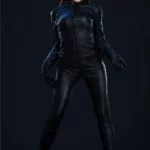 Lunia Sex Doll 168 cm IronTech en tenue noire moulante, debout de face, mains sur hanches.