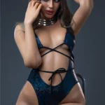 Poupée réaliste Lunora en silicone par IronTech Doll, 166 cm. Mannequin de luxe avec peau douce, articulation flexible et lingerie sexy bleue.