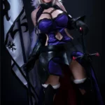 Niaella Sex Doll 165 cm IronTech Doll en tenue médiévale avec cape et drapeau.