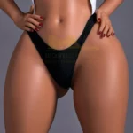 Amika Sex Doll 156 cm IronTech en lingerie noire, pose de face, mains sur les hanches.