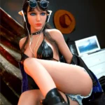 Auréline Real Doll écoute de la musique avec ses écouteurs