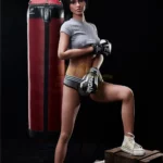 Elviana Sex Doll 168 cm IronTech en tenue sportive, pose boxe près d'un sac de frappe.