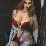 Evabella Sex Doll 158 cm IronTech en lingerie rouge, posée debout, regard intense.