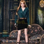 Liliena Sex Doll dans une robe noire de soirée