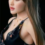 Maribel Sex Doll 165 cm IronTech Doll TPE en robe florale, vue de profil gauche.