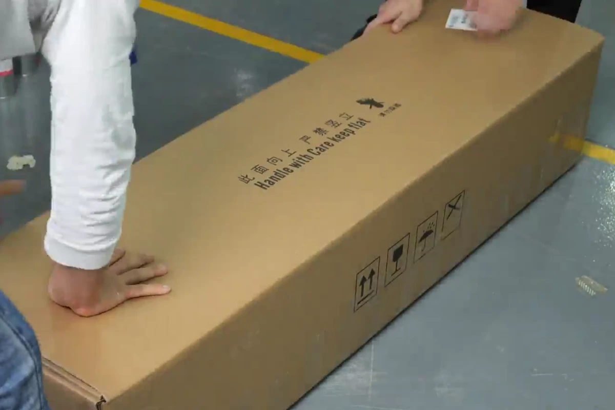 Discrétion sex doll — emballage dans un carton neutre sans marquage